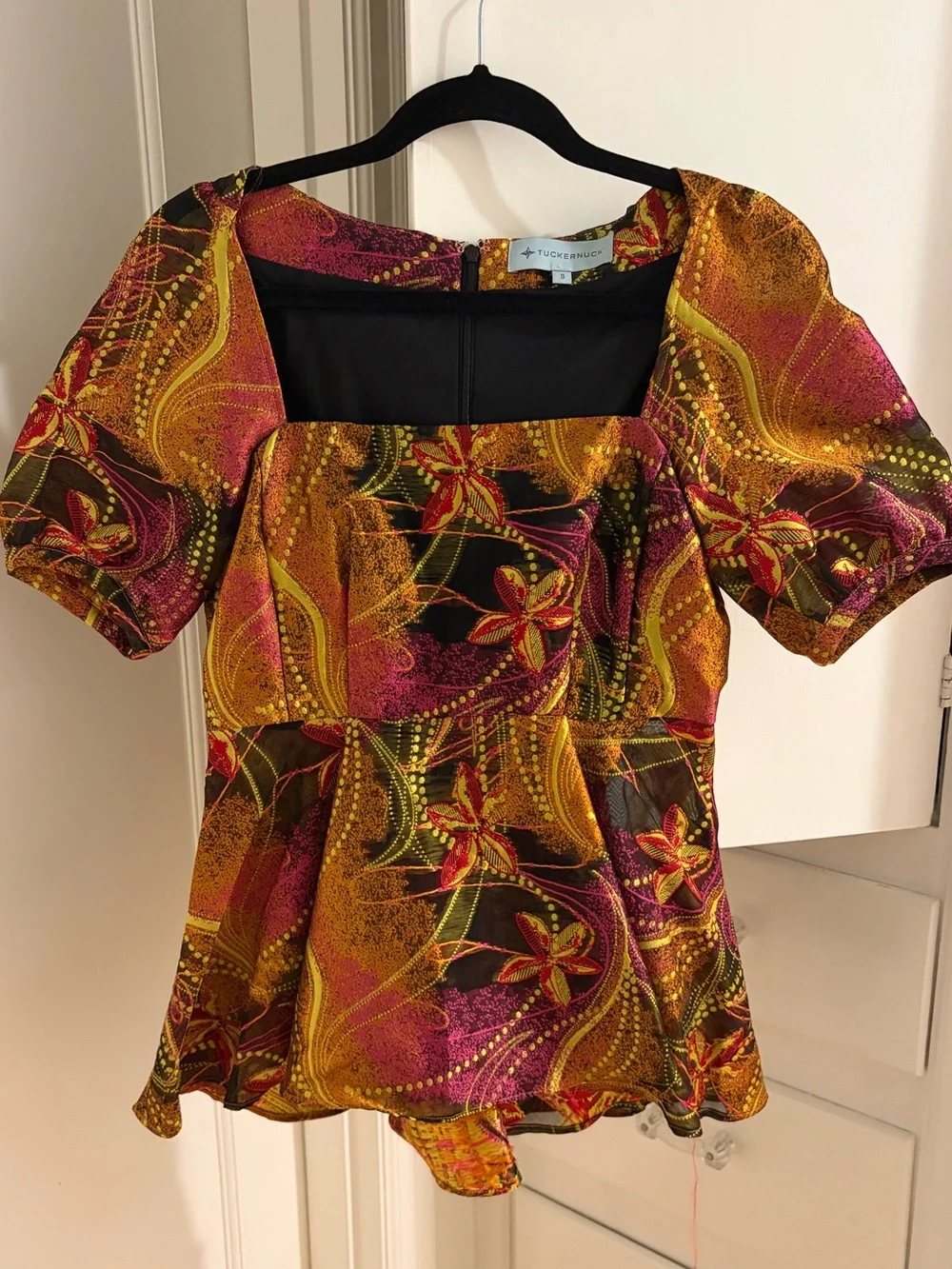 NWOT Tuckernuck Multicolor Floral Square-Neck Peplum Top - Pink/Gold